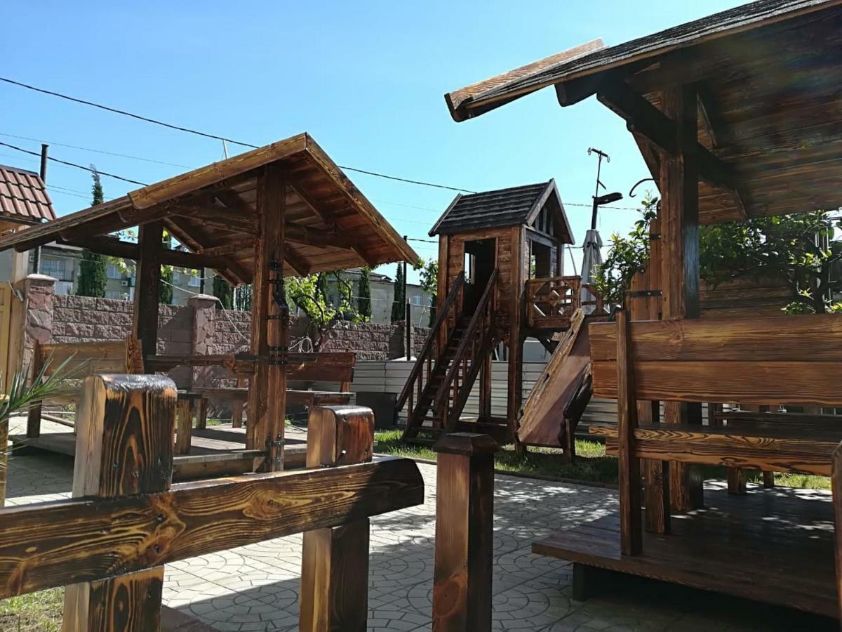 Runo Guest House Gagra Exterior foto